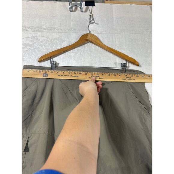 Columbia Omni Shade Cargo Shorts 42 Brown Performance Lightweight Hiking Camping - Picture 6 of 16